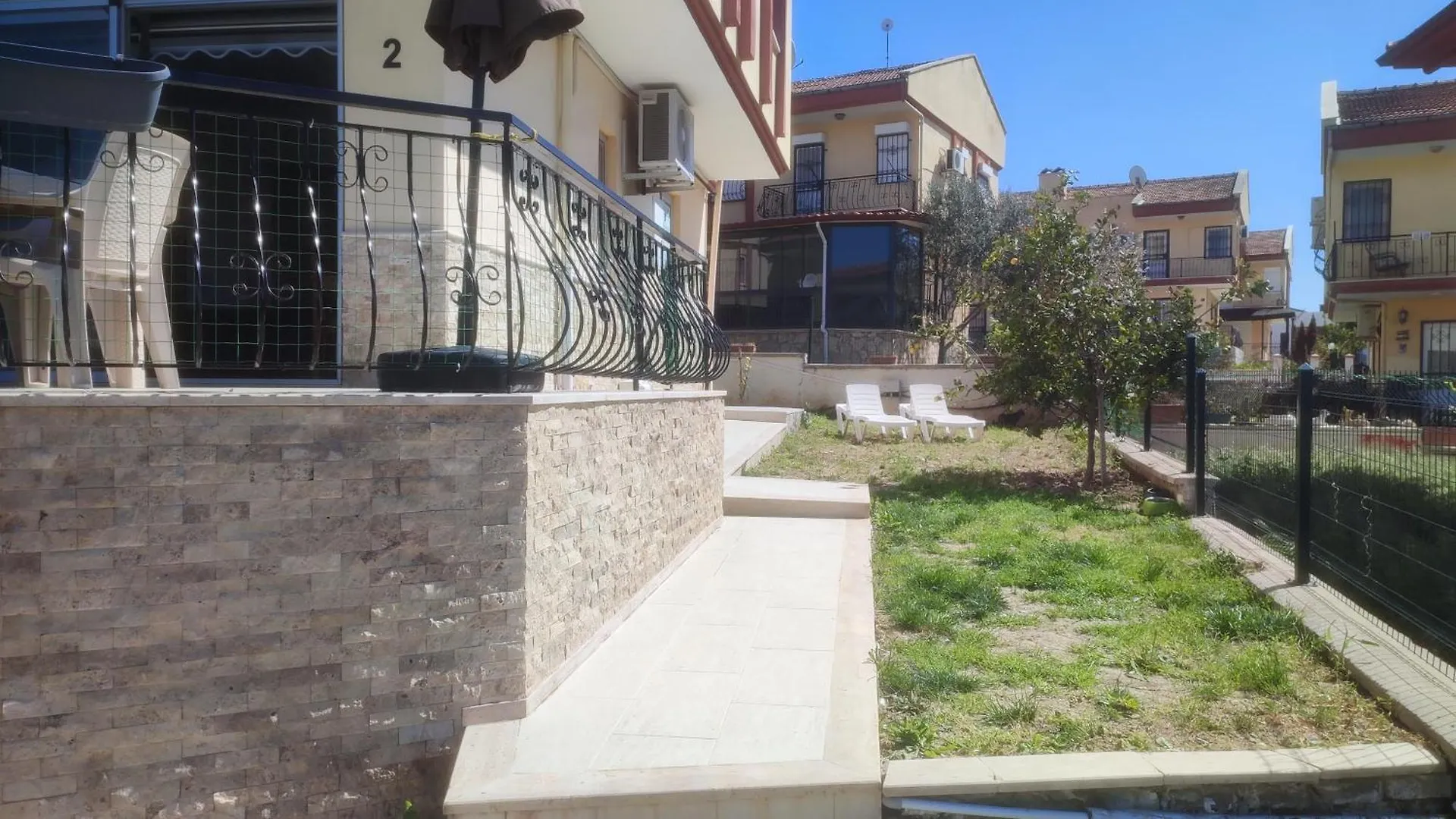 Kadinlar Denizi Plajinda Full Deniz Manzarali Villa Kusadası